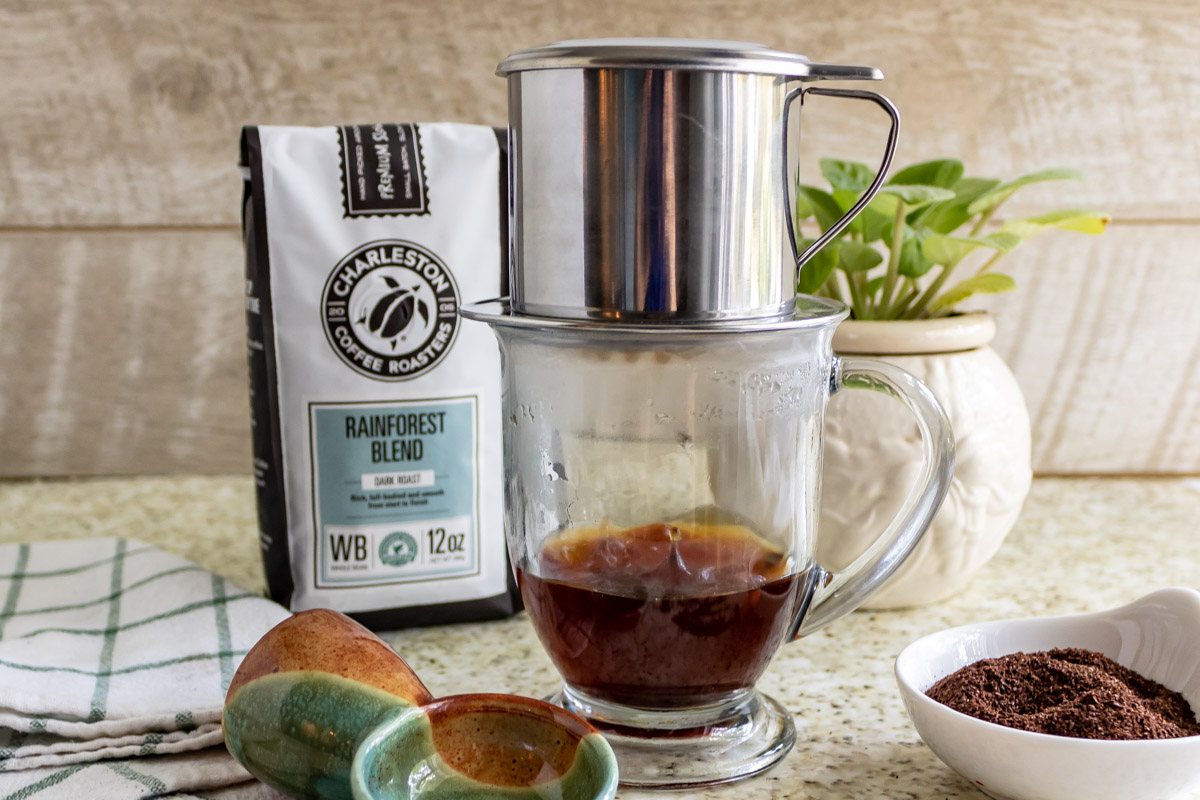 compileren Grafiek Wat How to Make Vietnamese Drip Coffee - Charleston Coffee Roasters